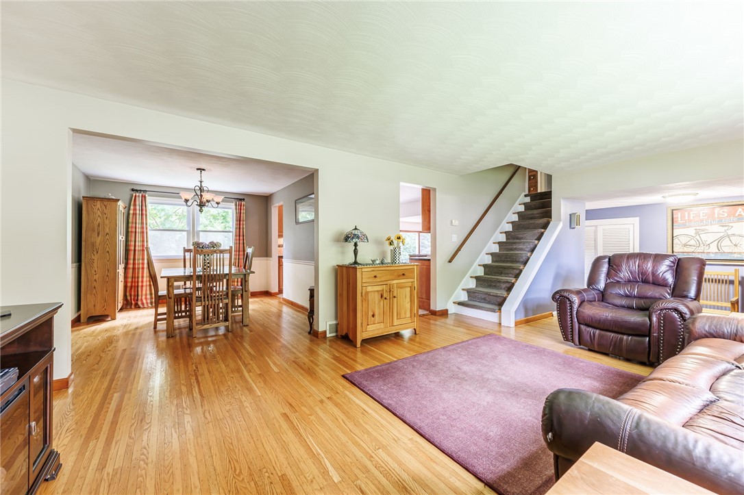 8 Meeting House Road Perinton, NY 14450 - Photo 9 of 40 Living to Dining