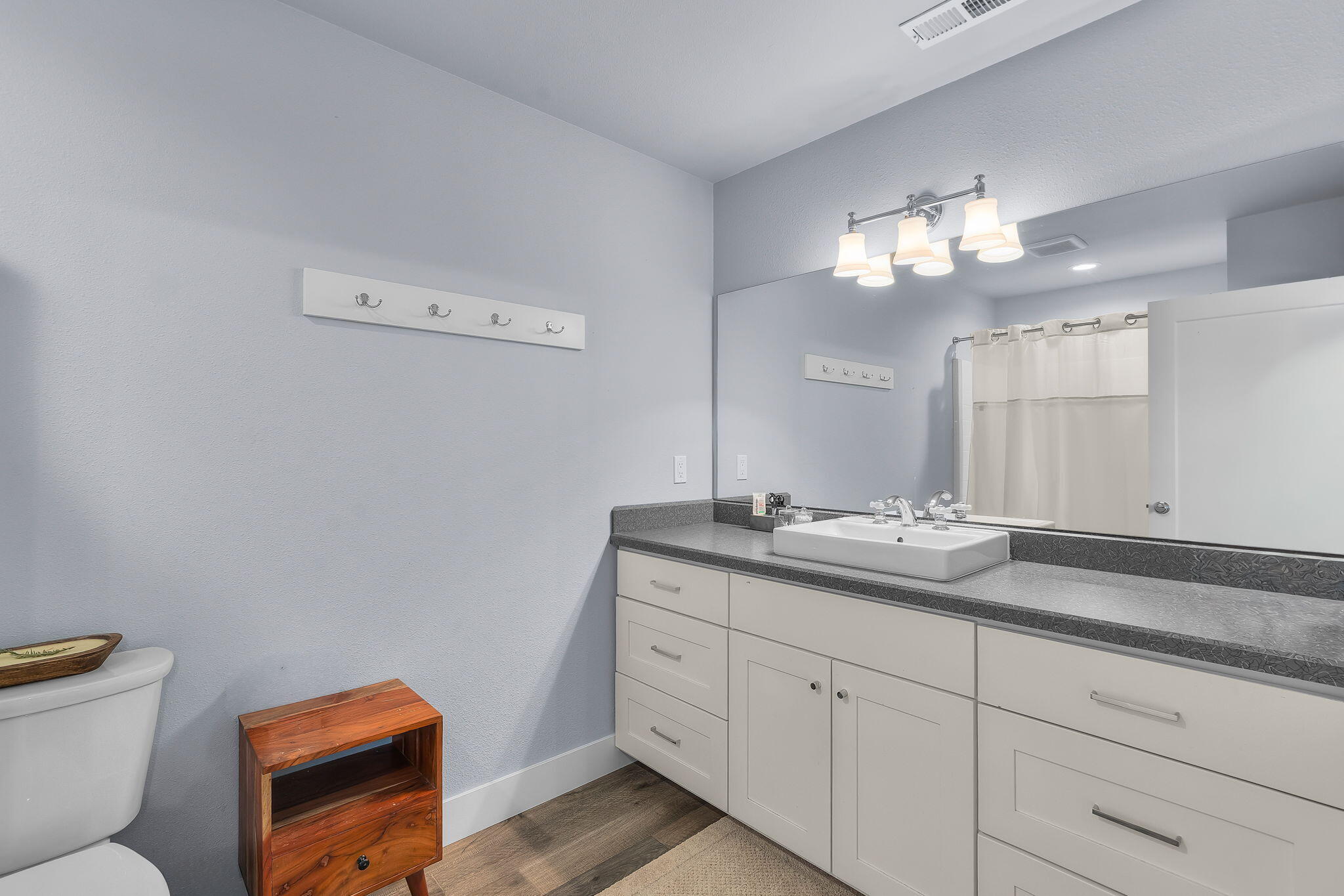 1726 Southwest 27th Street Redmond, OR 97756 - Photo 13 of 31 2026_04_09_1726_SW_27th_St_rdm-5