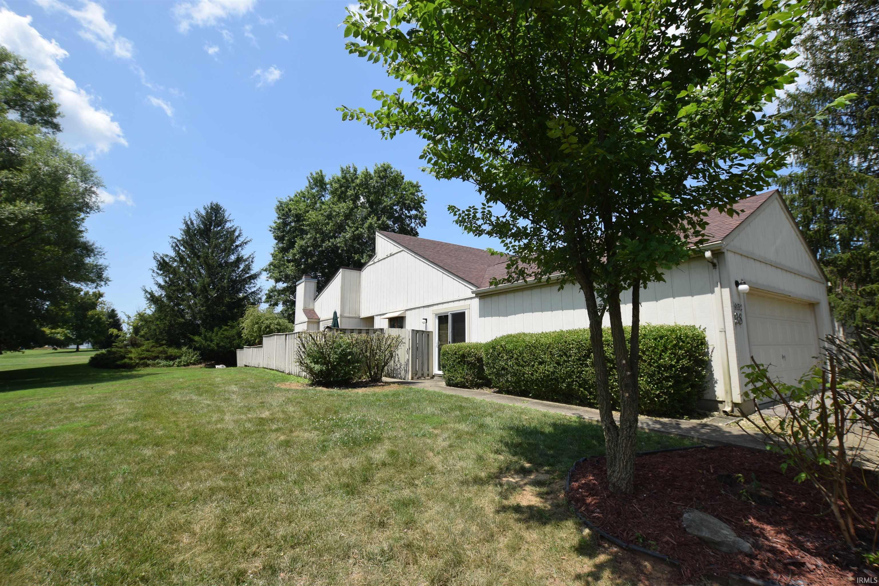 9152 Greenridge Lane Bloomington, IN 47401 - Photo 2 of 14