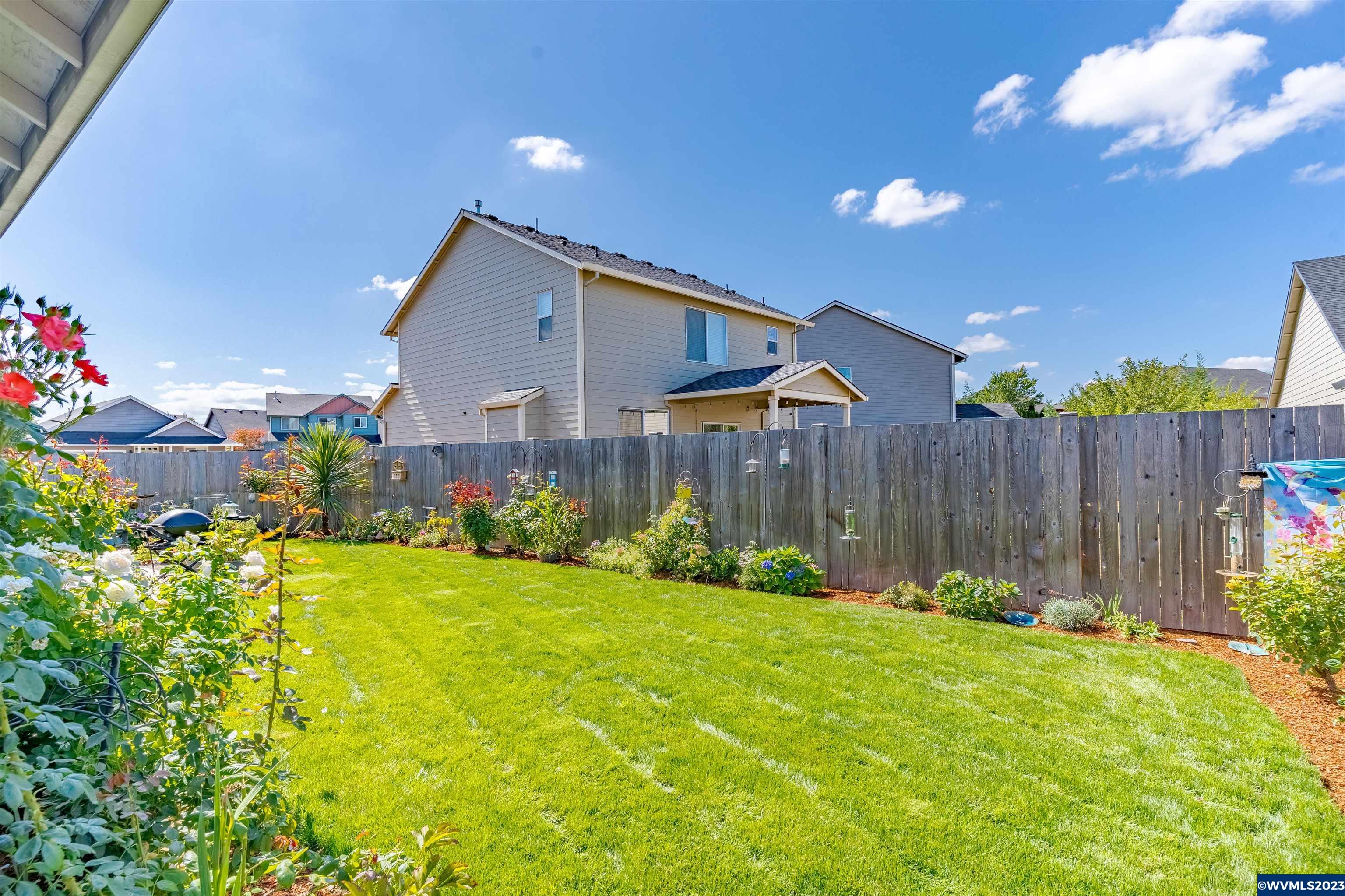 2330 Robbins Way Lebanon, OR 97355 - Photo 32 of 37 Gallery Image 32