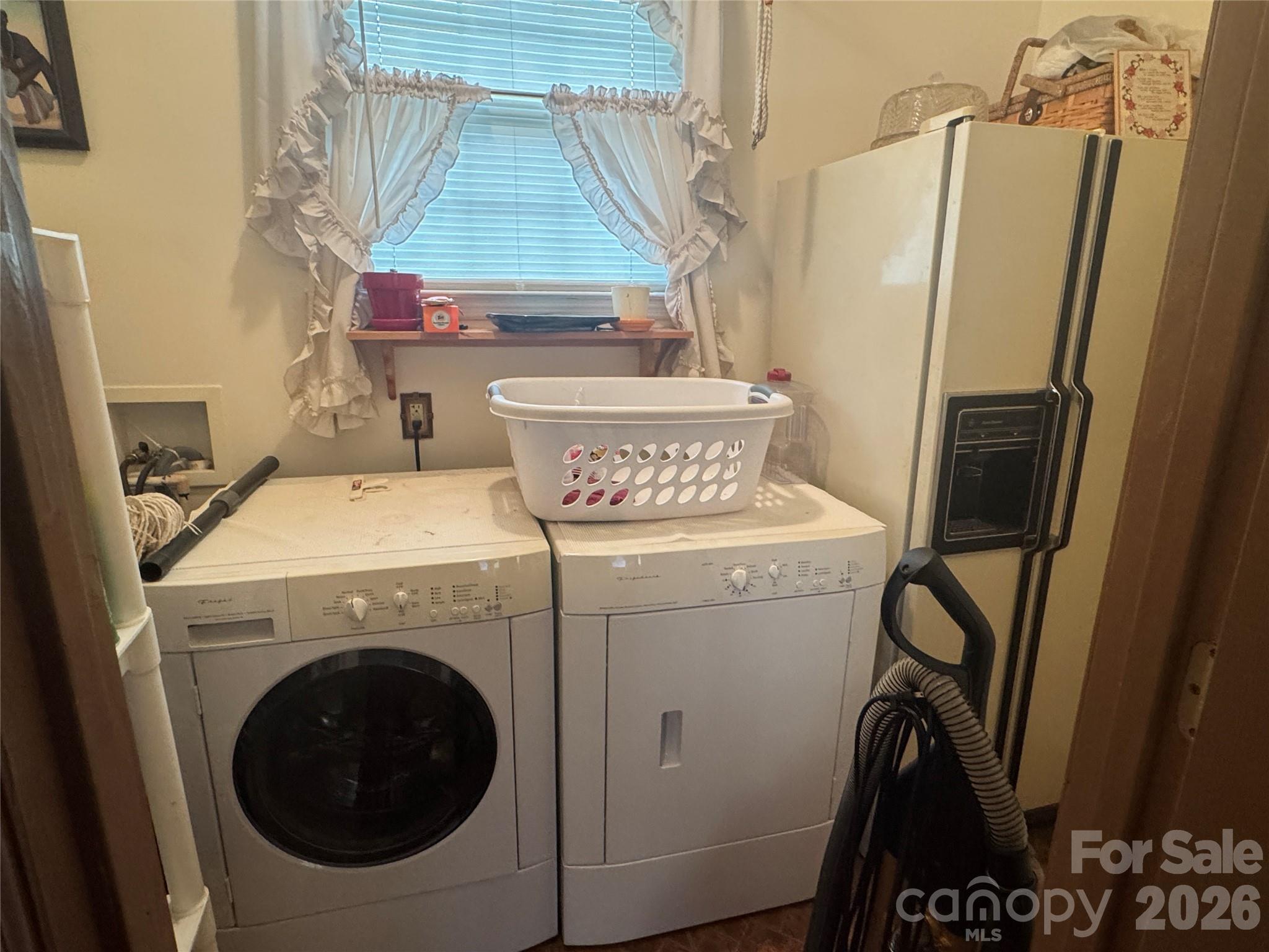1529 West Market St Extension Cheraw, SC 29520 - Photo 34 of 38 a utility room with dryer and washer