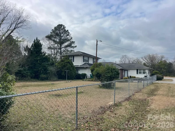 $199,000 | 1529 West Market St Extension, Cheraw, SC 29520