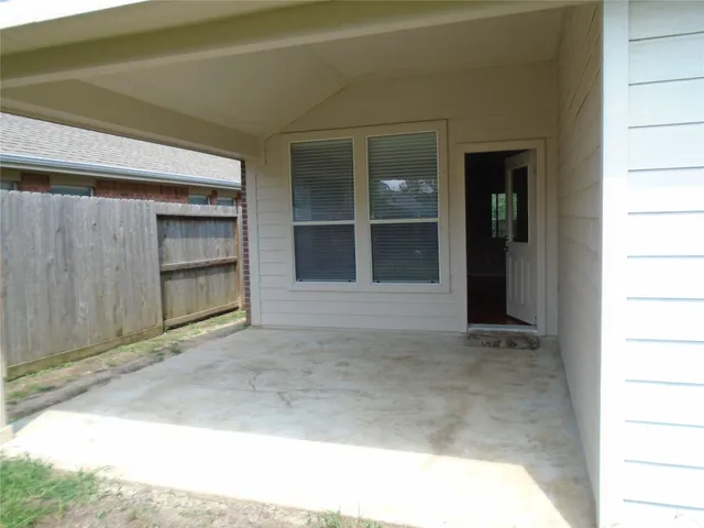 a view of an entrance of the house