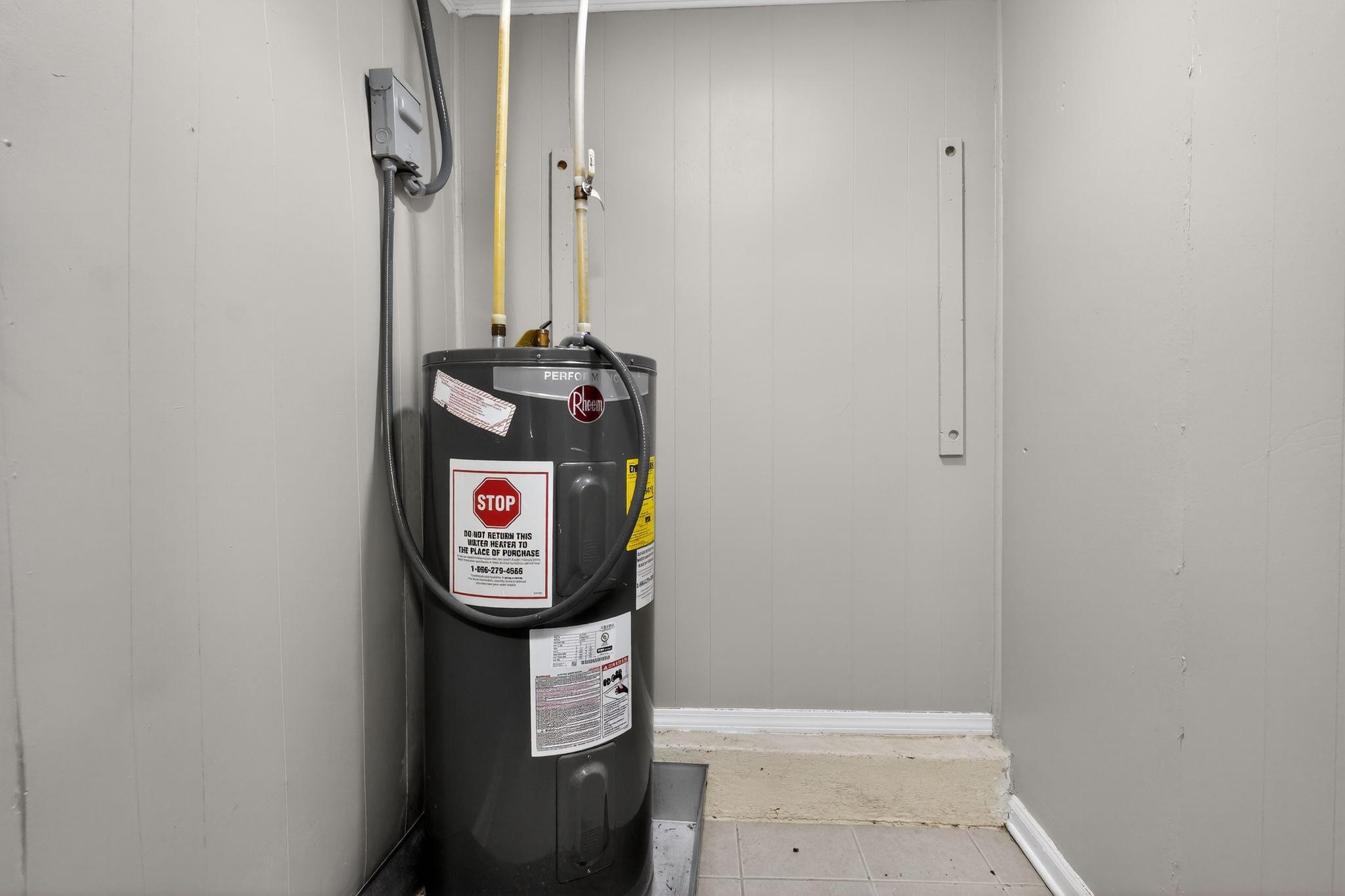 4285 Trudy Street Memphis, TN 38128 - Photo 22 of 31 Utilities featuring water heater