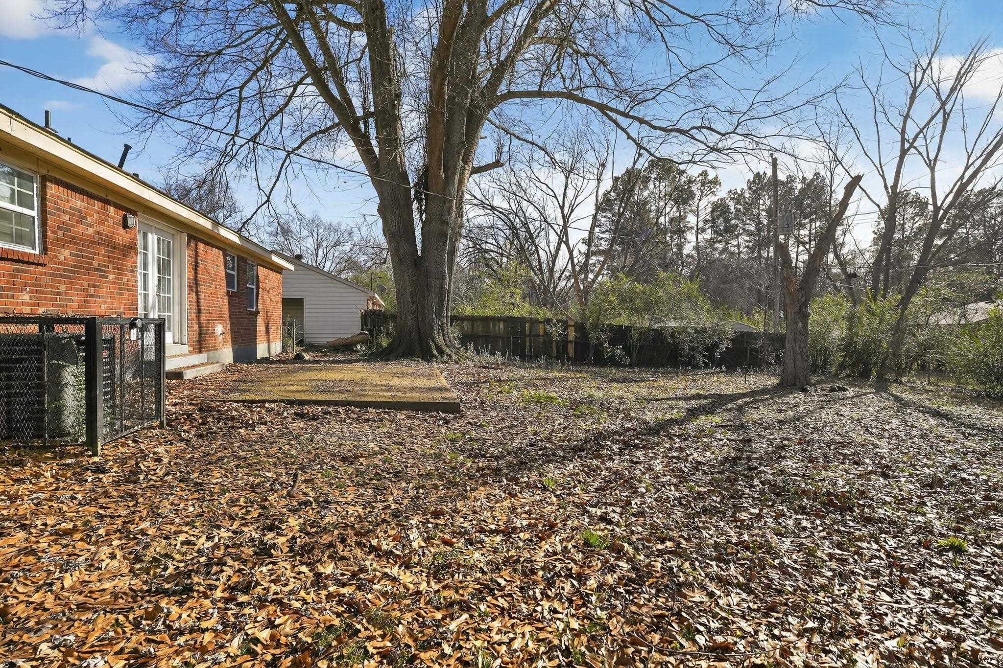4285 Trudy Street Memphis, TN 38128 - Photo 26 of 31 View of fenced yard