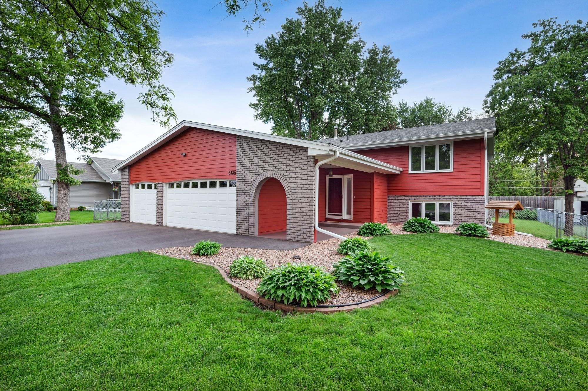 8485 Sunnyside Road Mounds View, MN 55112 - Photo 1 of 1 Gallery Image 1