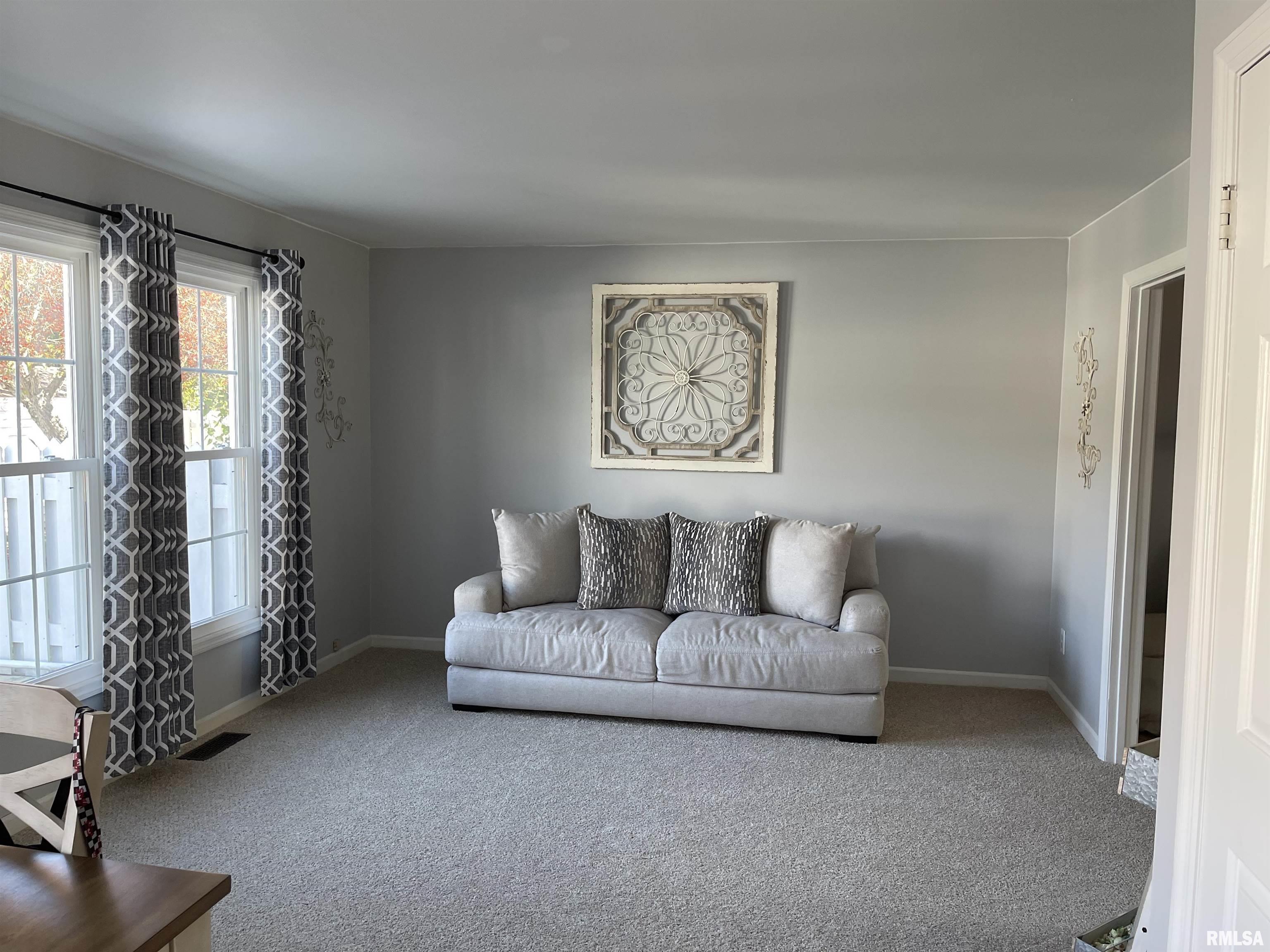 105 South Yorktown Road Macomb, IL 61455 - Photo 12 of 44 Gallery Image 12