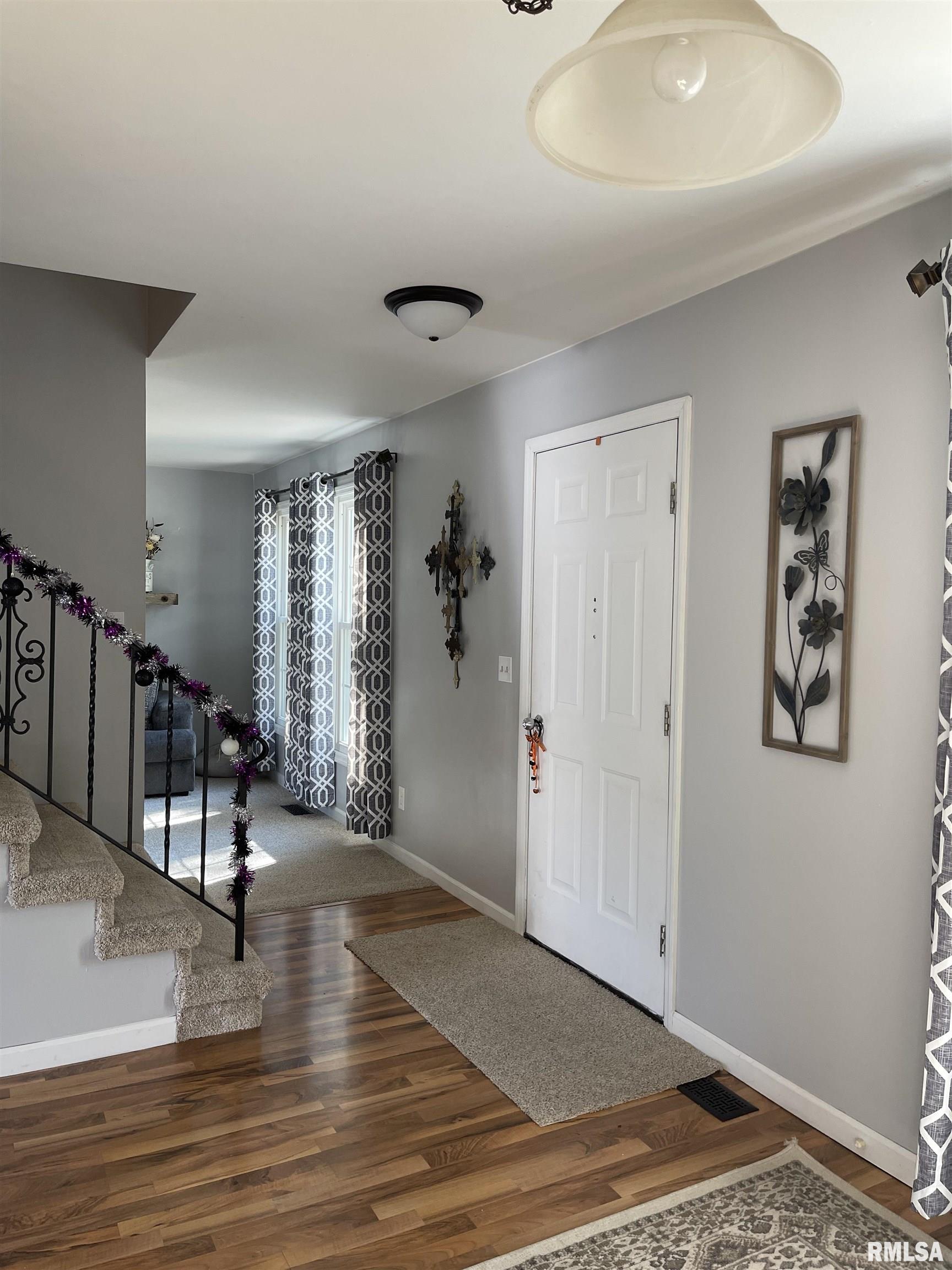 105 South Yorktown Road Macomb, IL 61455 - Photo 3 of 44 Gallery Image 3