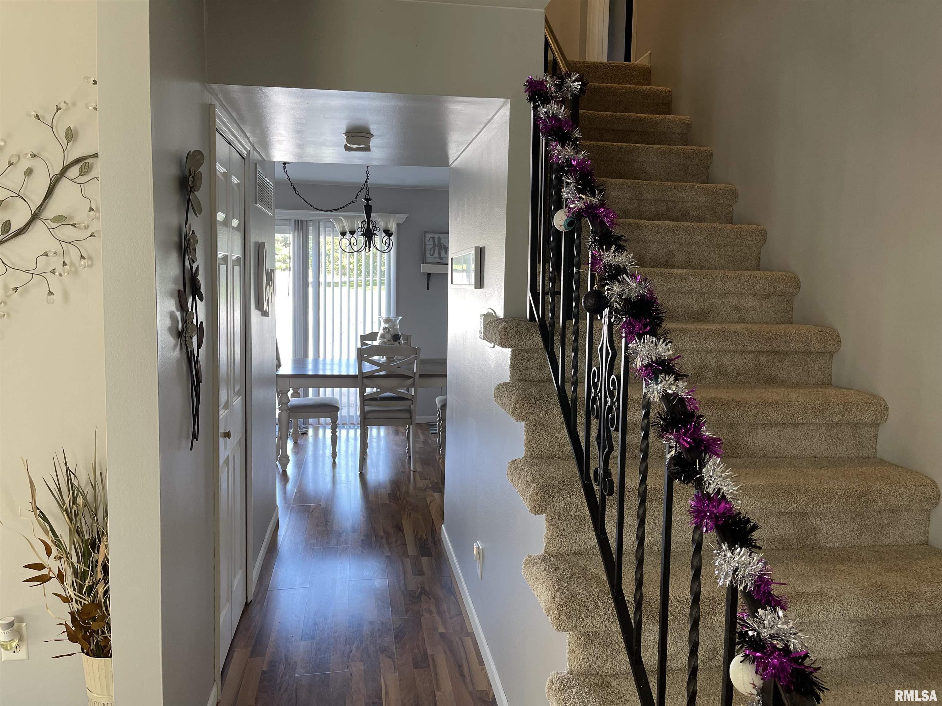 105 South Yorktown Road Macomb, IL 61455 - Photo 4 of 44 Gallery Image 4