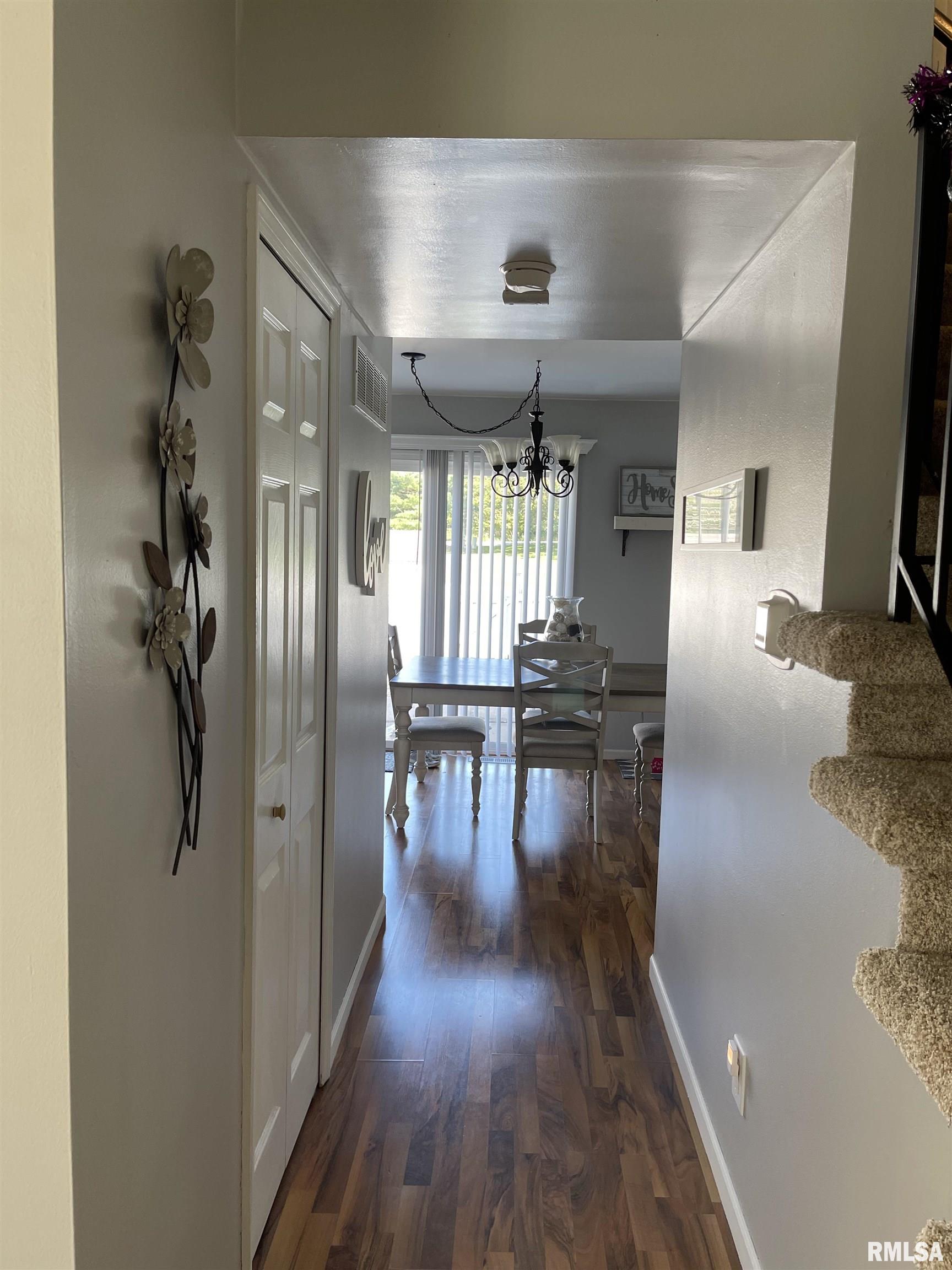 105 South Yorktown Road Macomb, IL 61455 - Photo 5 of 44 Gallery Image 5