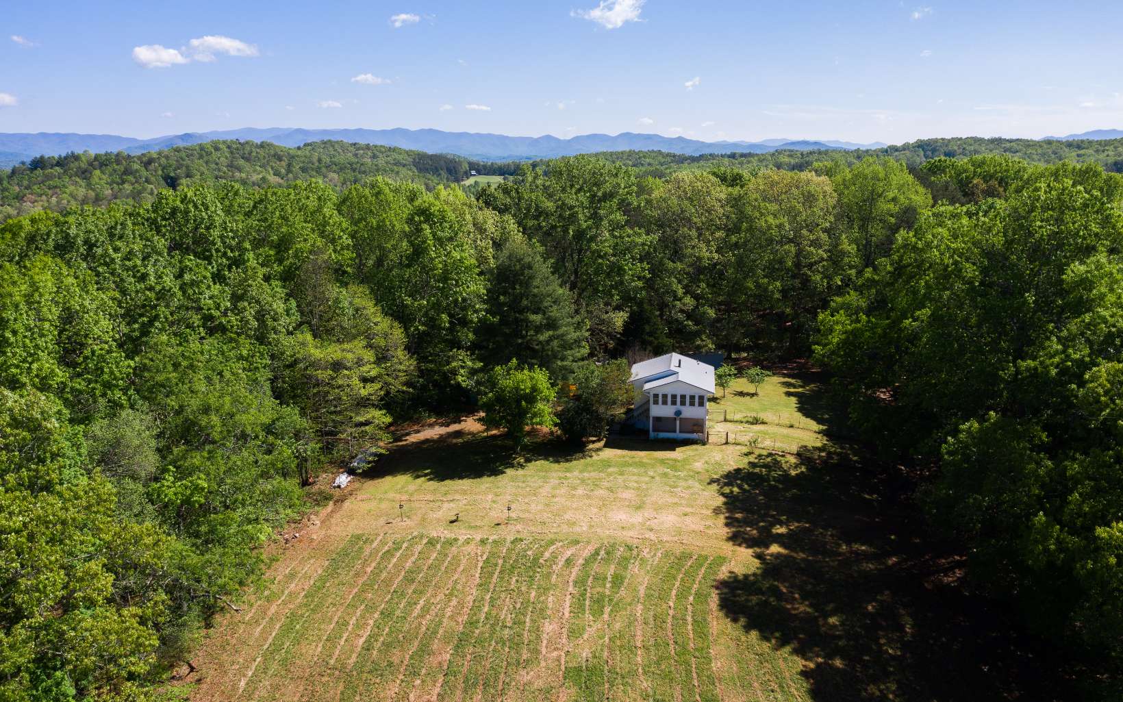 390 Oakgrove Road Murphy, NC 28906 - Photo 1 of 1 a view of a garden with an outdoor space