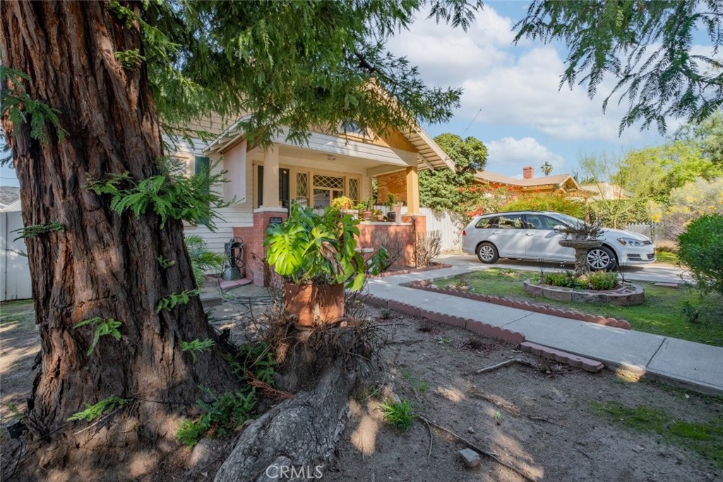 1961 Addison Way Los Angeles, CA 90041 - Photo 2 of 32