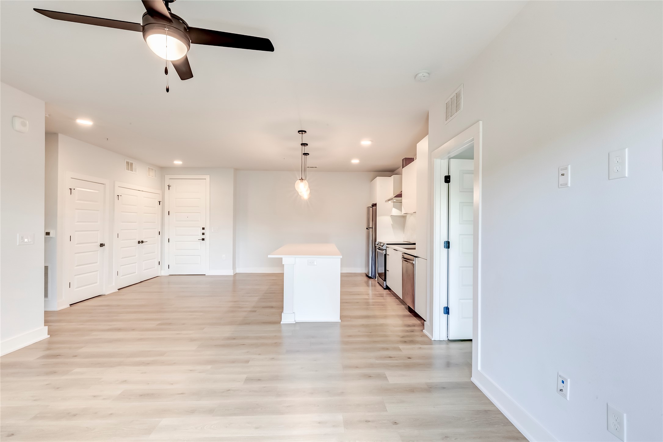 2500 Longview Street, Unit 402 Austin, TX 78705 - Photo 6 of 27
