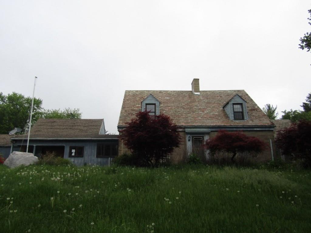 813 Coleman Drive Rochester, PA 15074 - Photo 1 of 33 a view of a house with a yard