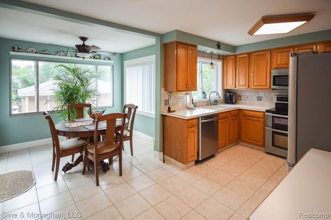 4015 Normandy Road Royal Oak, MI 48073 - Photo 14 of 45 Dining area