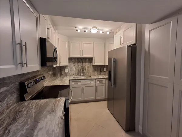 $2,500 | 8763 Shadow Wood Boulevard, Unit 202, Coral Springs, FL 33071