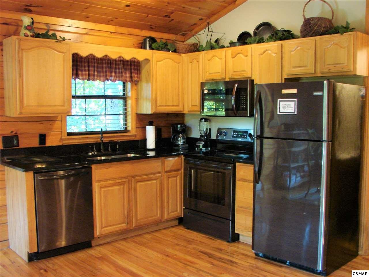 1633 Raccoon Den Way Sevierville, TN 37862 - Photo 9 of 29 Gallery Image 9