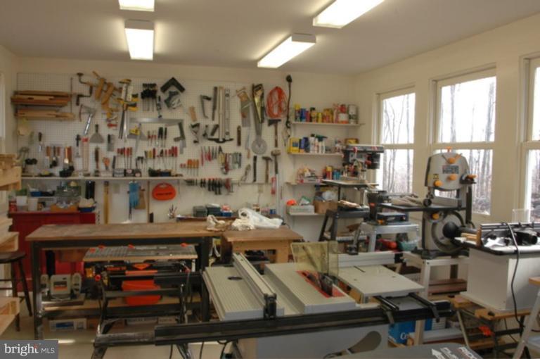285 Round Hill Road Boston, VA 22713 - Photo 21 of 21 Inside the Workshop