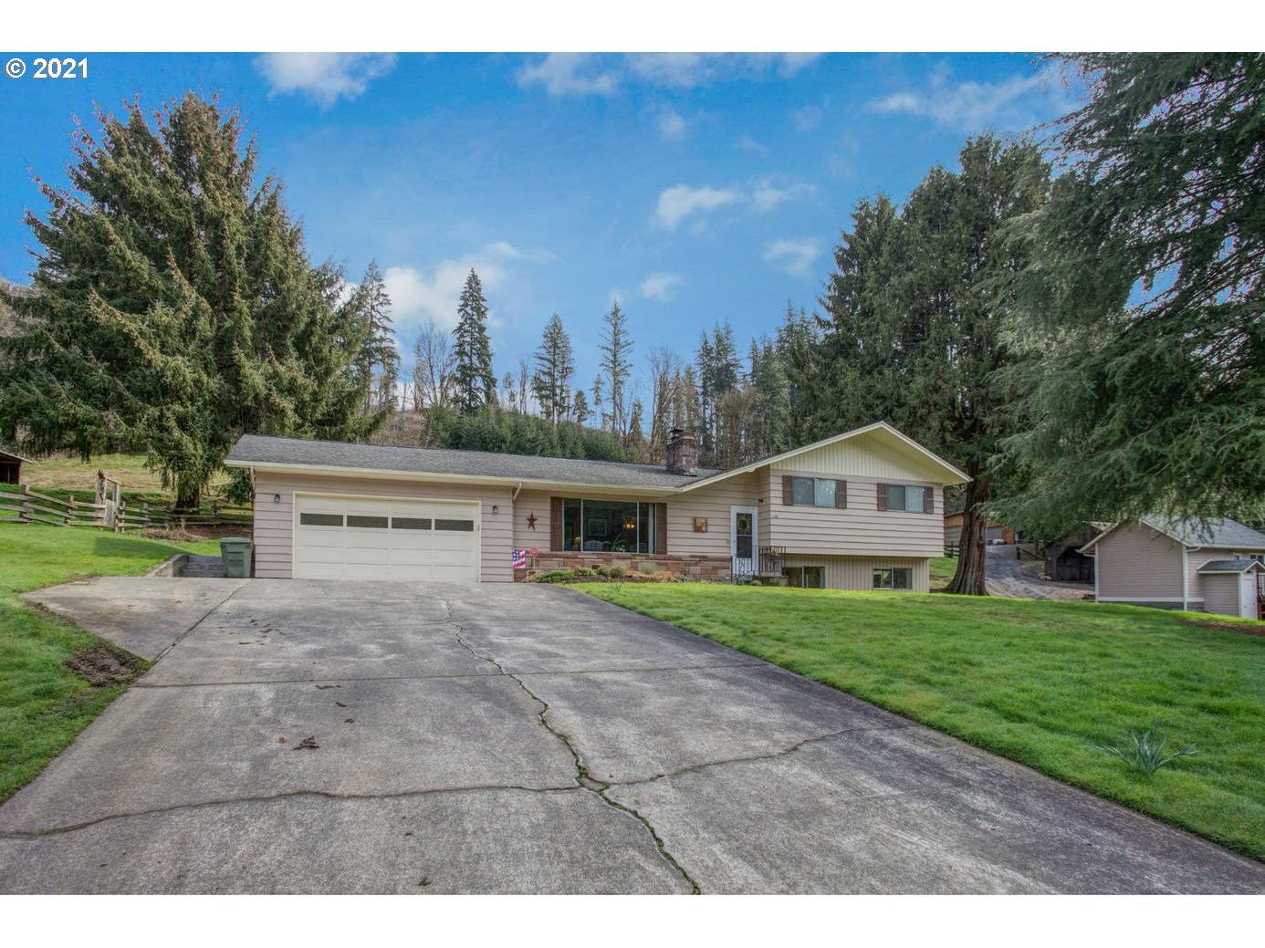 1152 Coal Creek Road Longview, WA 98632 - Photo 1 of 32