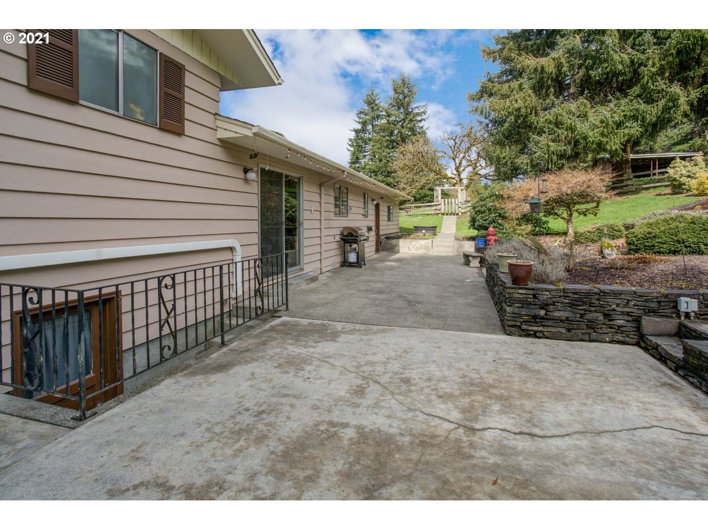 1152 Coal Creek Road Longview, WA 98632 - Photo 4 of 32