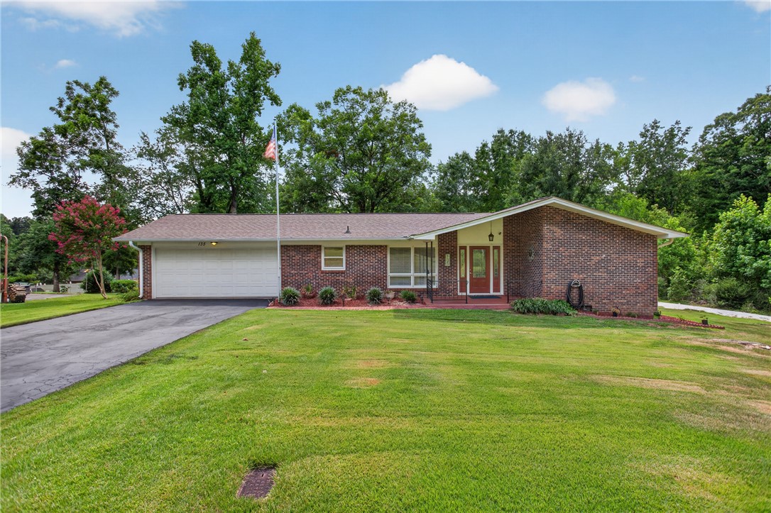 135 Brookhaven Circle Seneca, SC 29672 - Photo 3 of 48