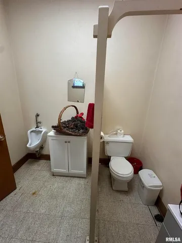 $74,900 | 120 West Poplar Street, Noble, IL 62868