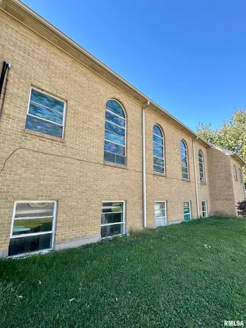 $74,900 | 120 West Poplar Street, Noble, IL 62868