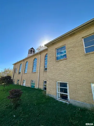 $74,900 | 120 West Poplar Street, Noble, IL 62868