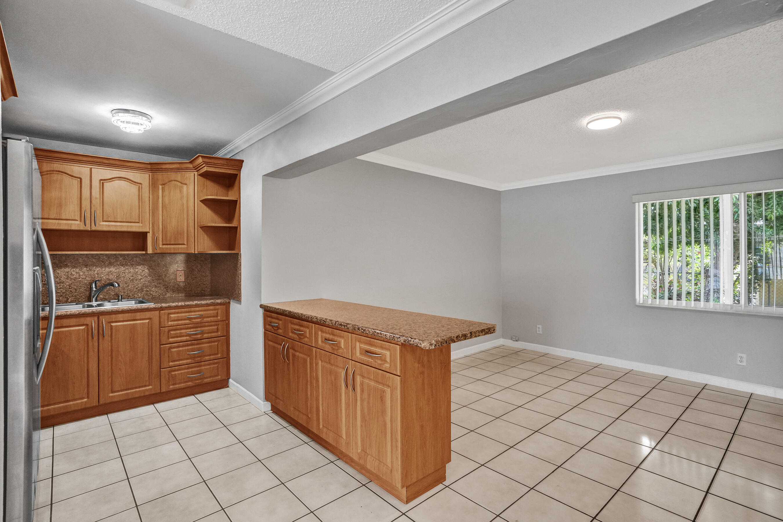 7200 West 14th Avenue Hialeah, FL 33014 - Photo 11 of 51 DSC01936