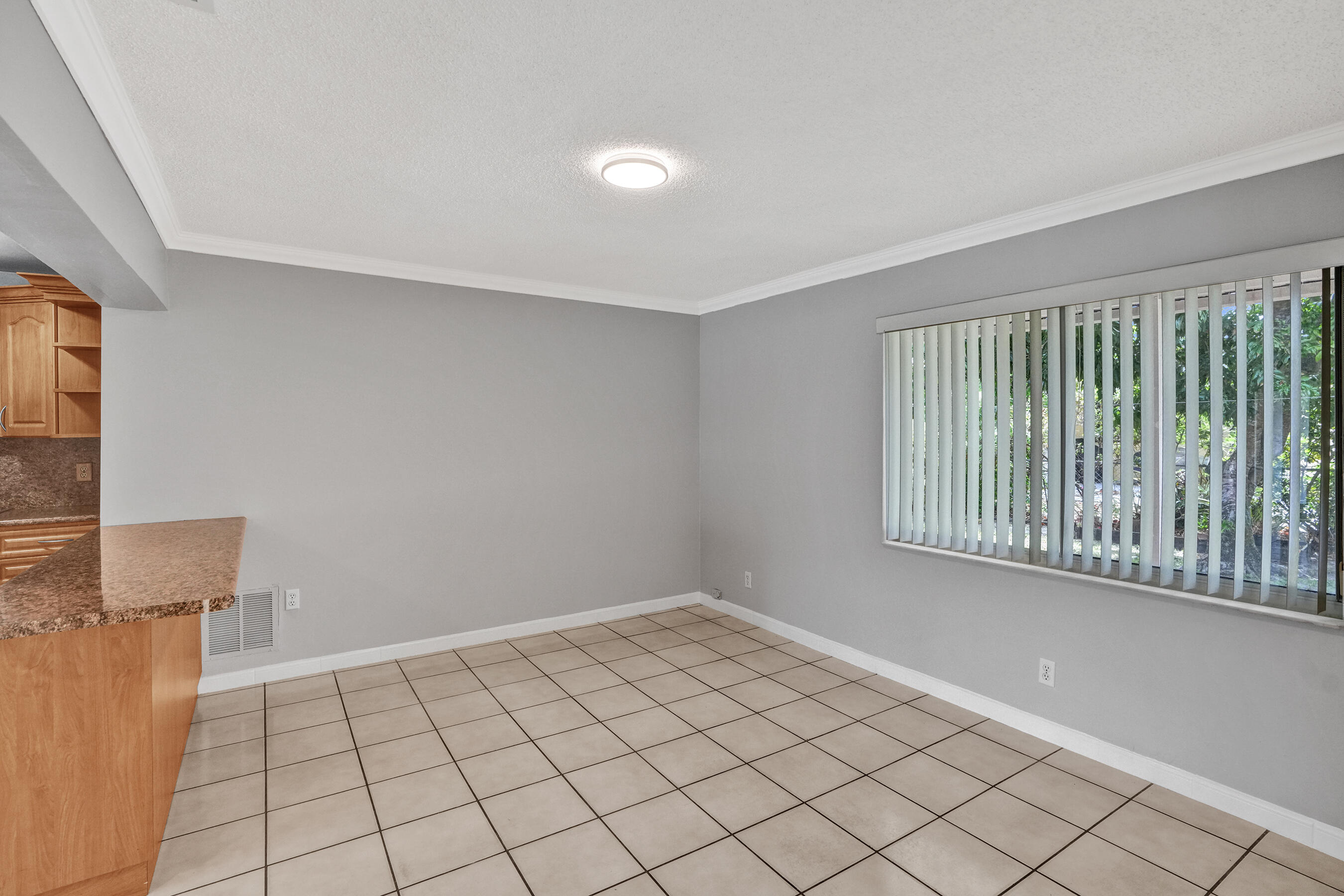 7200 West 14th Avenue Hialeah, FL 33014 - Photo 16 of 51 DSC01957
