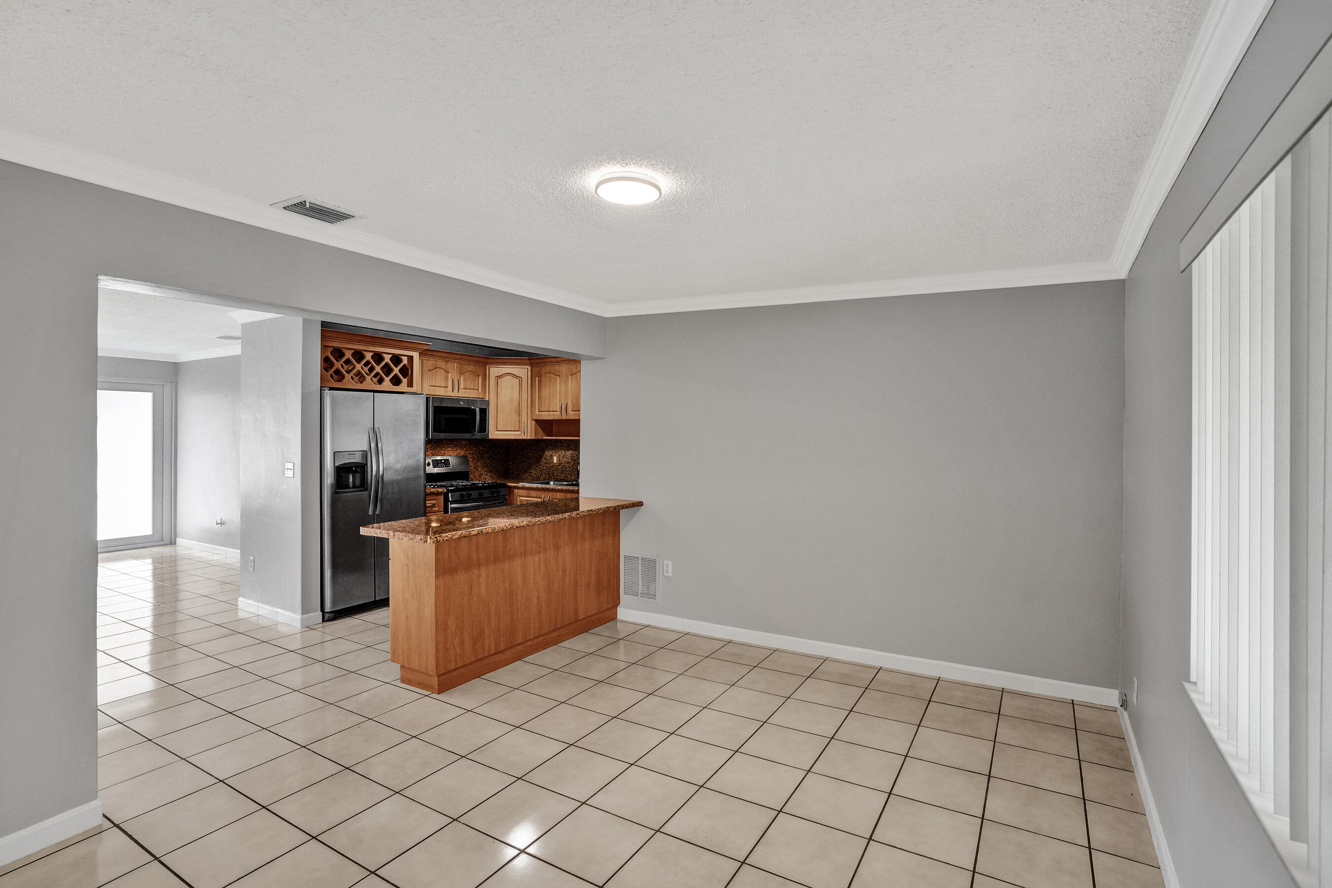 7200 West 14th Avenue Hialeah, FL 33014 - Photo 17 of 51 DSC01960