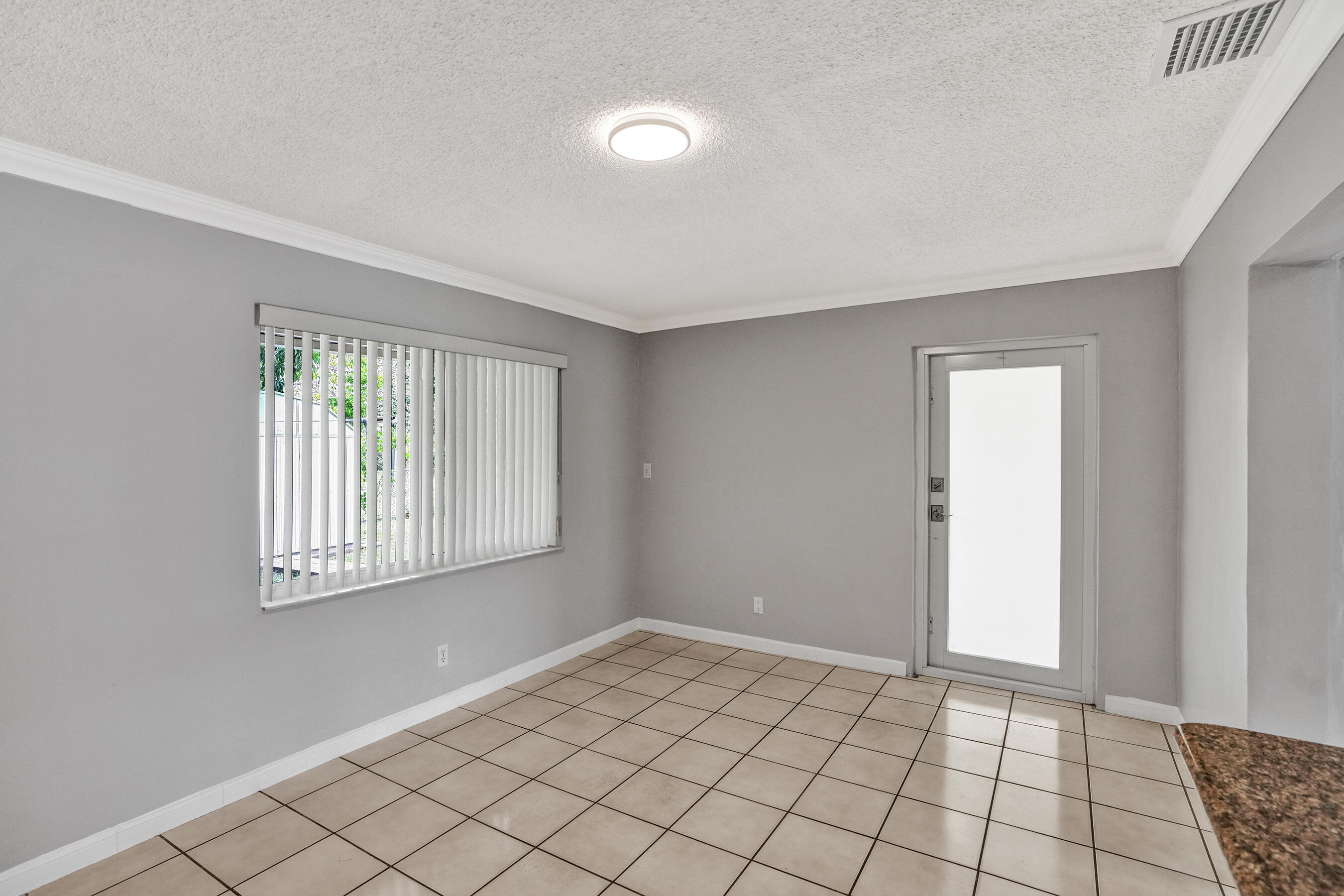 7200 West 14th Avenue Hialeah, FL 33014 - Photo 19 of 51 DSC01966