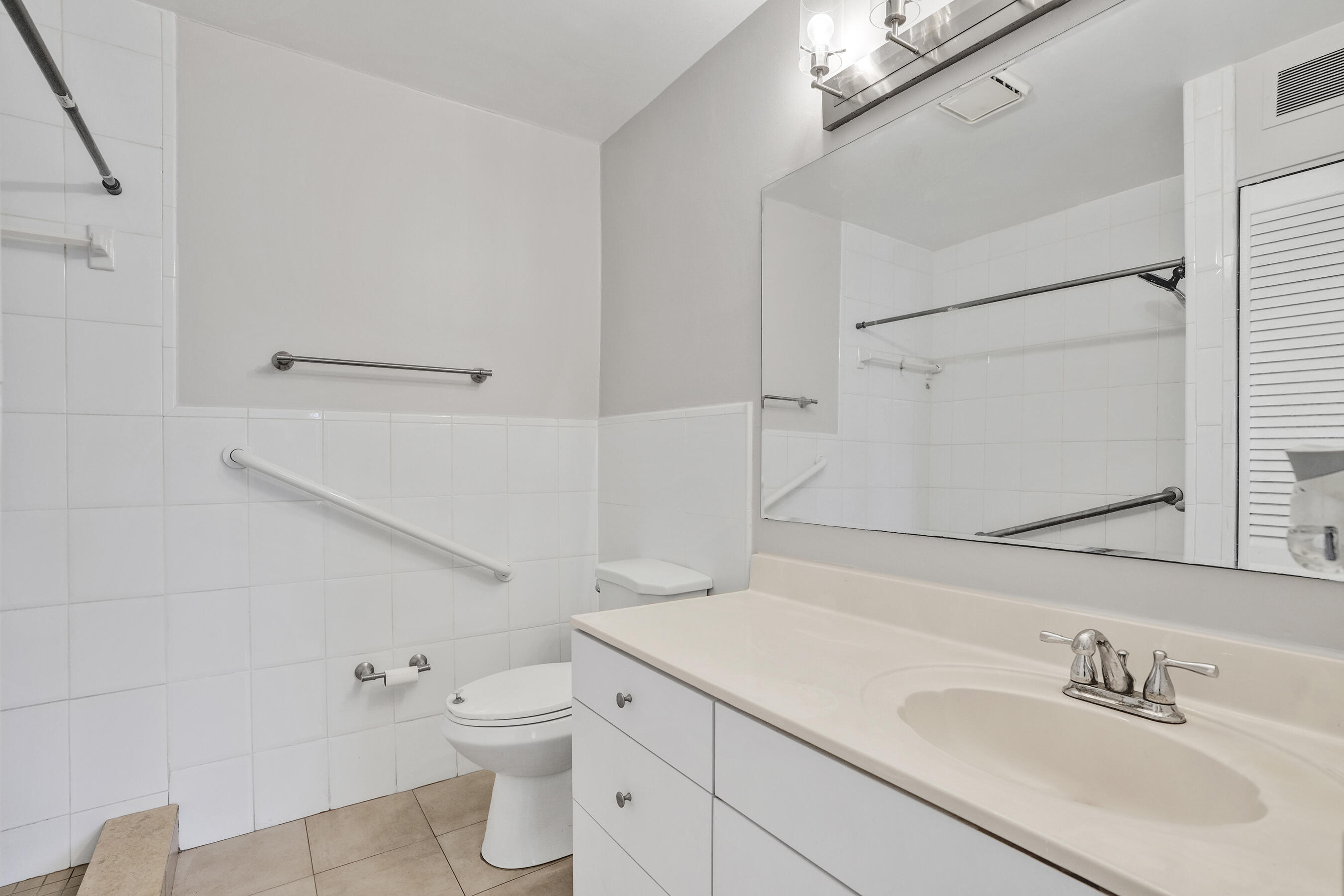 7200 West 14th Avenue Hialeah, FL 33014 - Photo 26 of 51 DSC01903