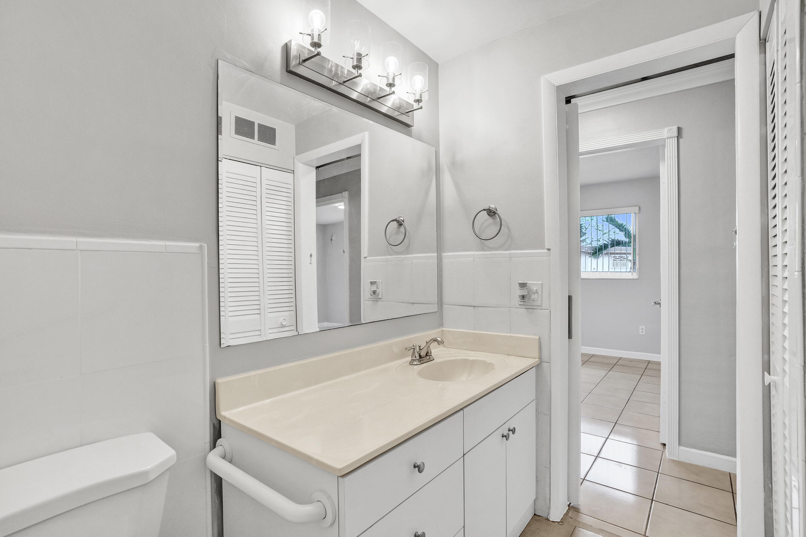 7200 West 14th Avenue Hialeah, FL 33014 - Photo 27 of 51 DSC01909