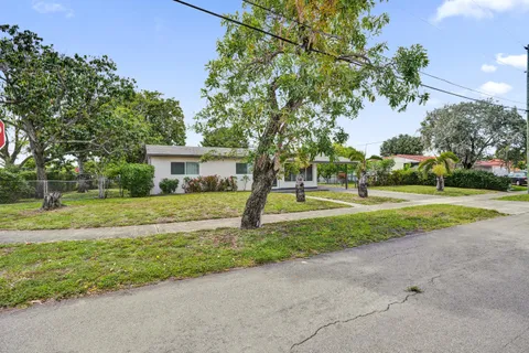 $650,000 | 7200 West 14th Avenue, Hialeah, FL 33014