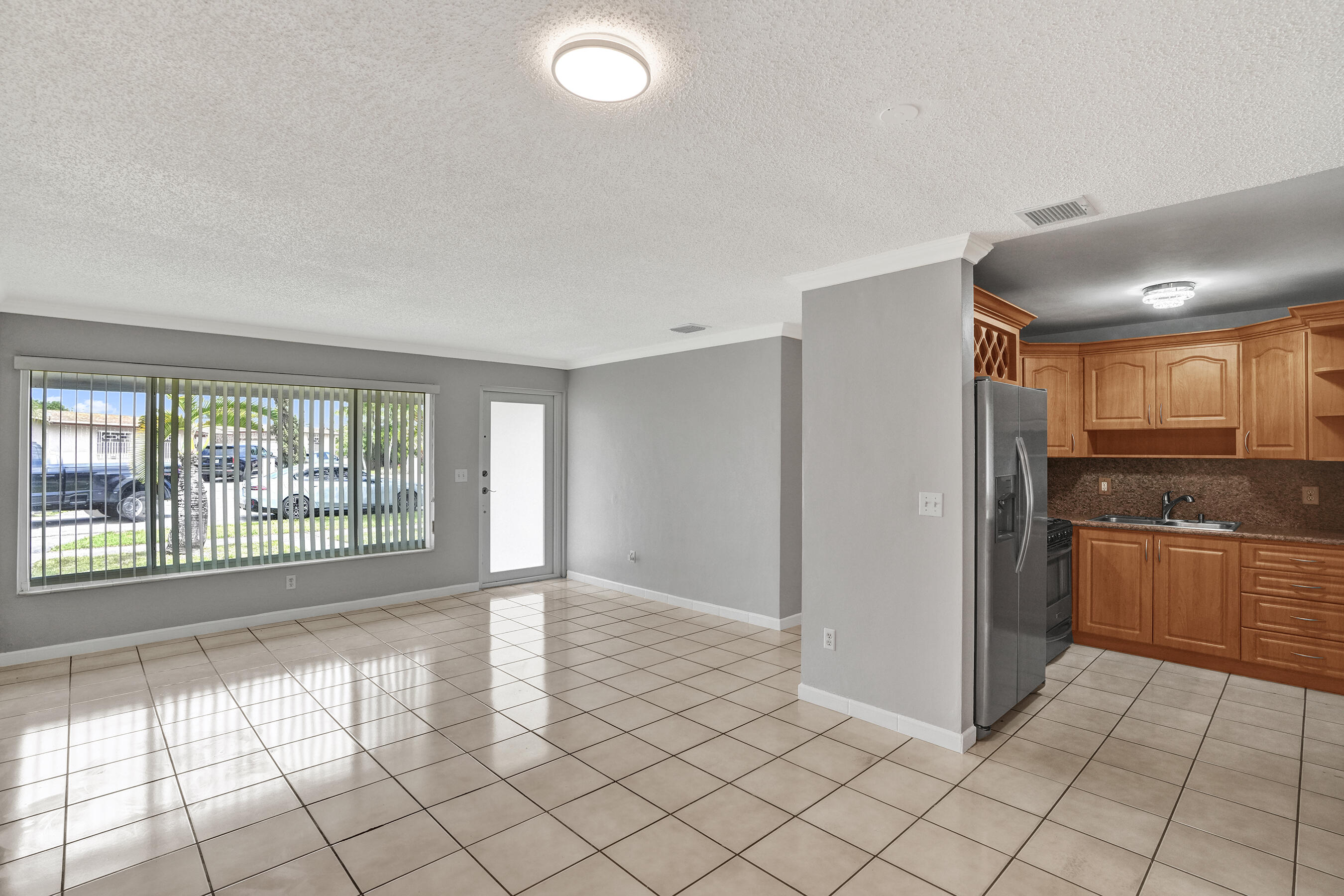 7200 West 14th Avenue Hialeah, FL 33014 - Photo 6 of 51 DSC01942