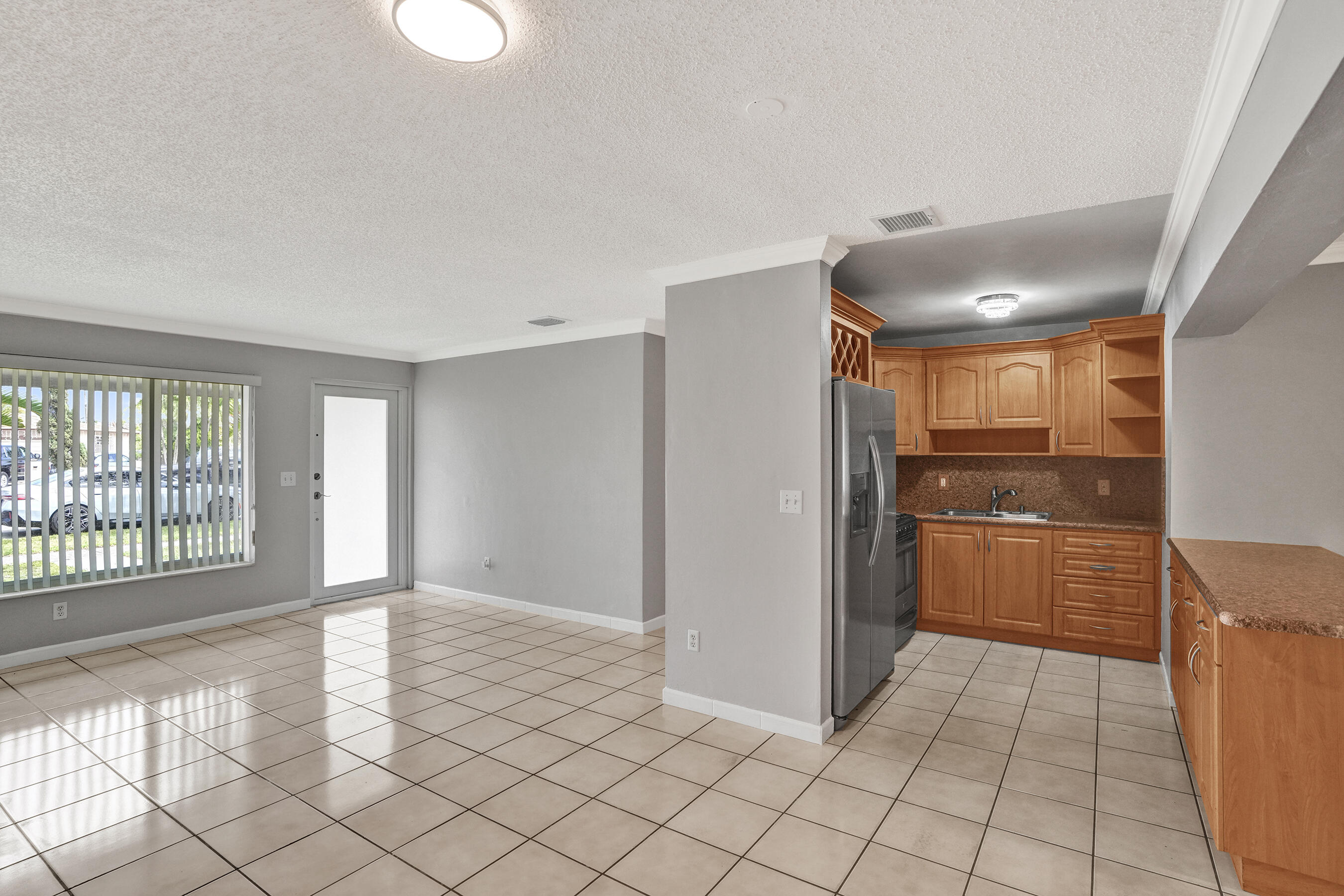 7200 West 14th Avenue Hialeah, FL 33014 - Photo 7 of 51 DSC01939