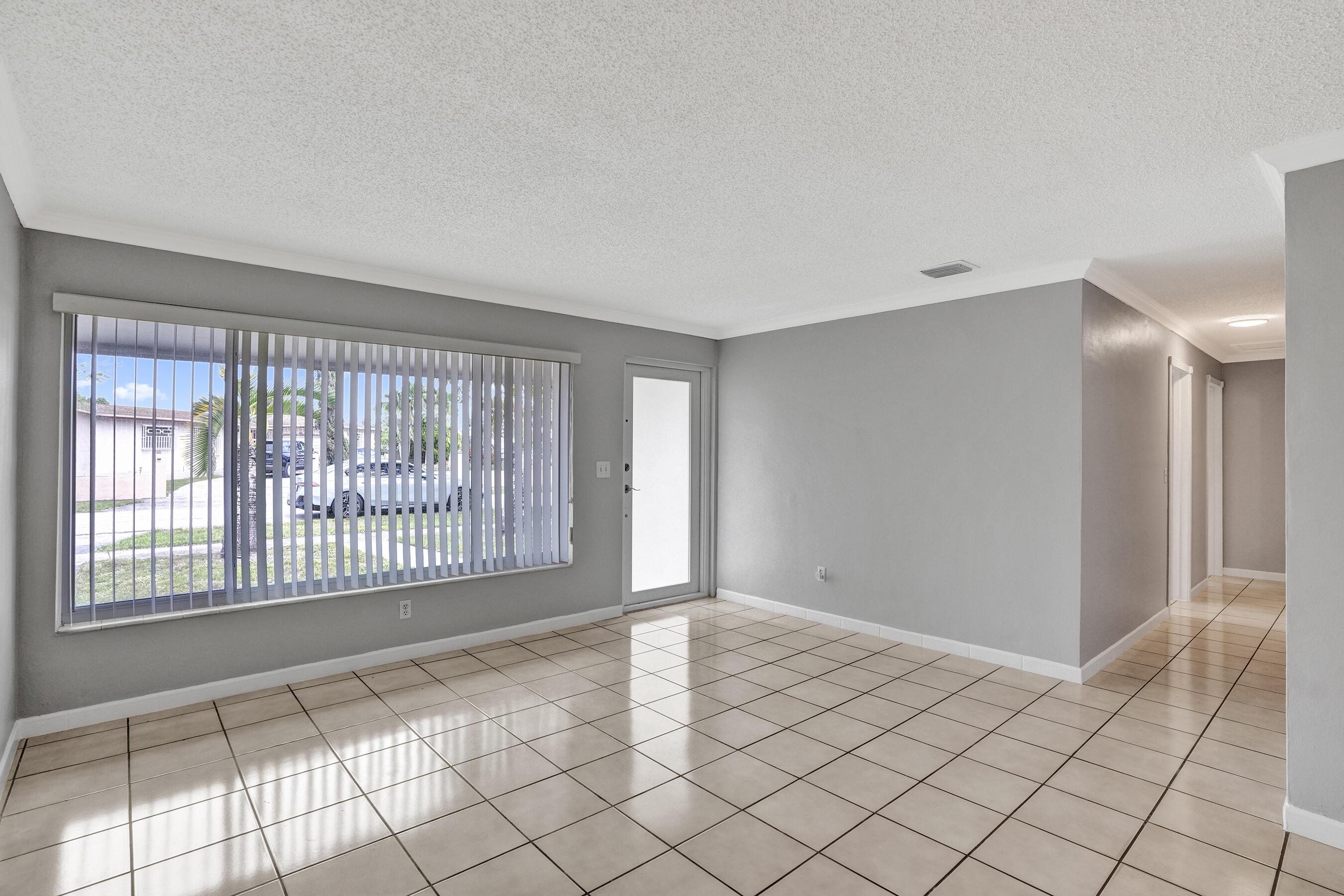 7200 West 14th Avenue Hialeah, FL 33014 - Photo 9 of 51 DSC01930