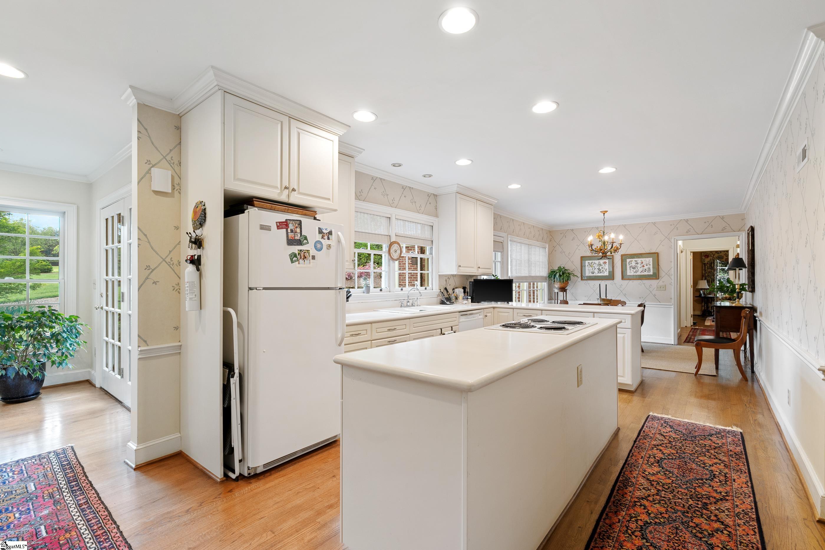 10 Parkins Lake Road Greenville, SC 29607 - Photo 10 of 35