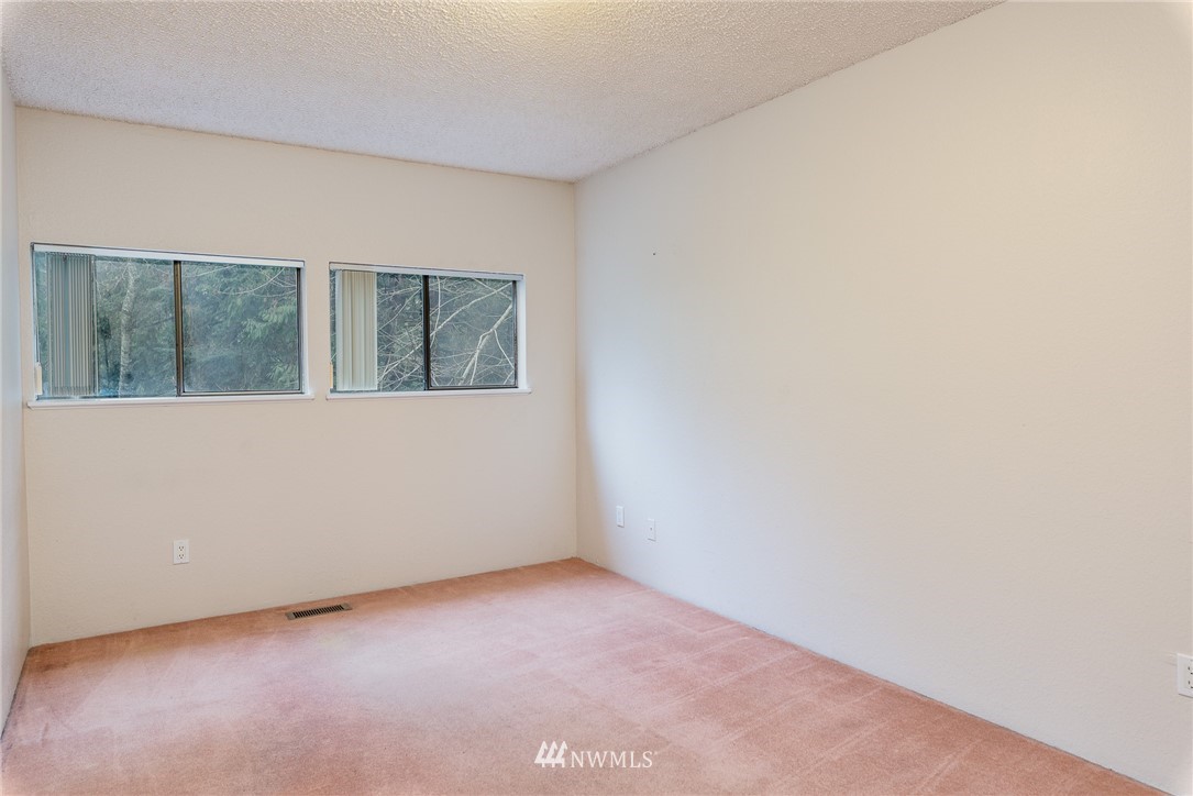 2254 Cedar Point Avenue Point Roberts, WA 98281 - Photo 21 of 39 an empty room with a window