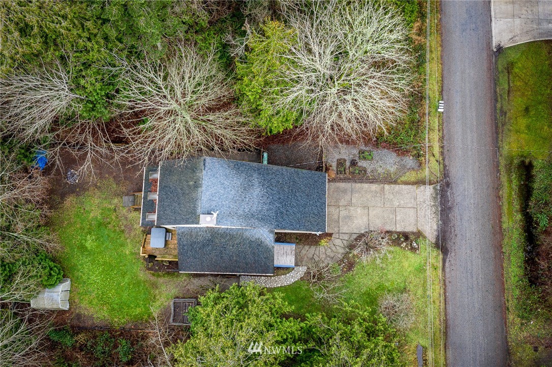 2254 Cedar Point Avenue Point Roberts, WA 98281 - Photo 35 of 39 front view of a house with a yard