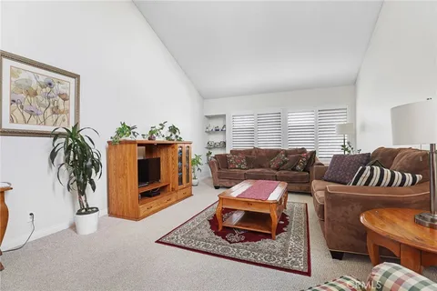 $925,000 | 19544 Vasile Circle, Huntington Beach, CA 92646