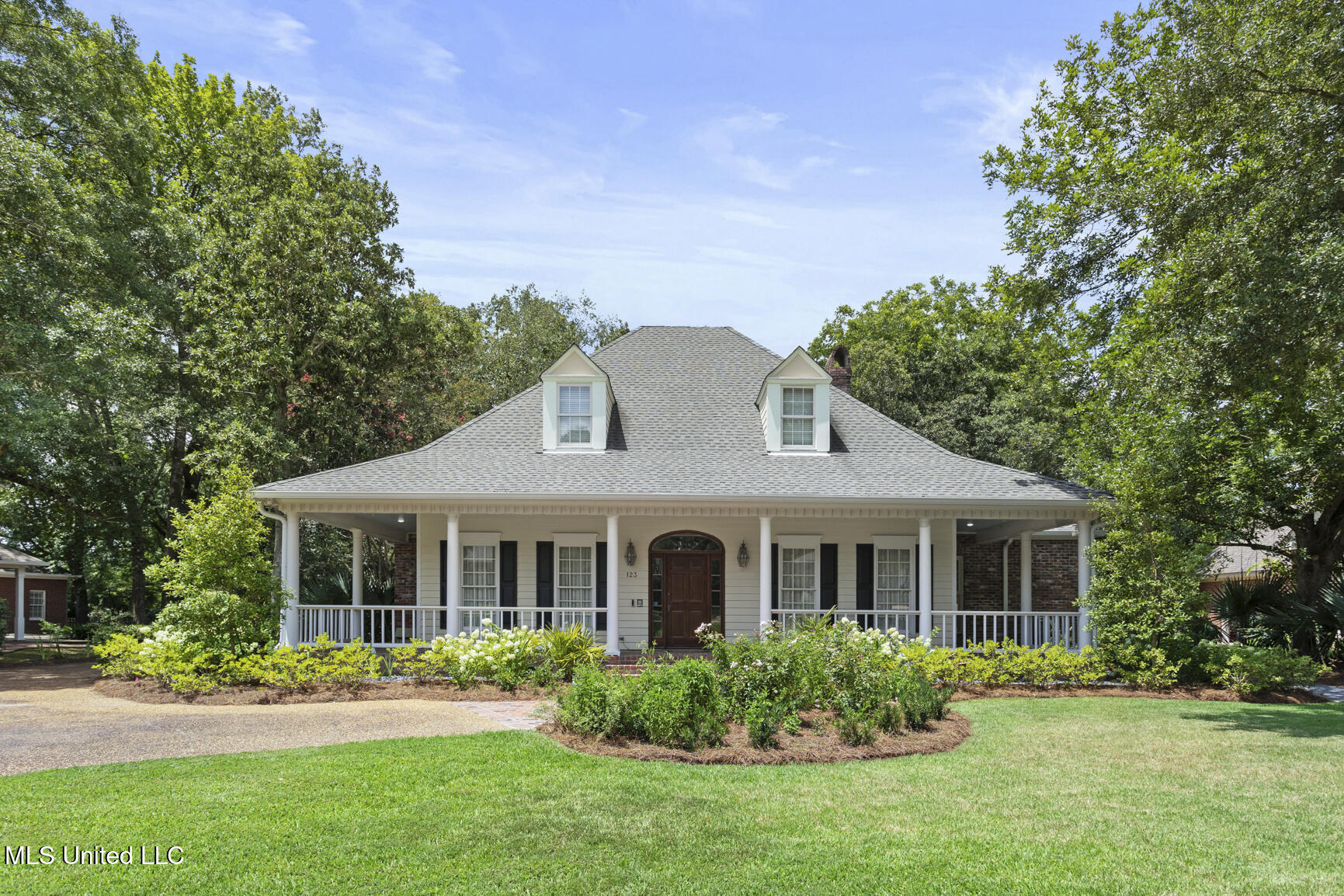 123 Sawbridge ext-2