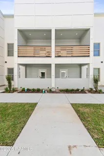 $750,000 | 101 Canvasback Drive, Youngsville, LA 70592