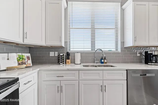 $750,000 | 101 Canvasback Drive, Youngsville, LA 70592