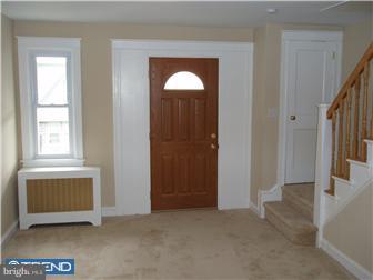 430 Woodcliffe Road Upper Darby, PA 19082 - Photo 4 of 12