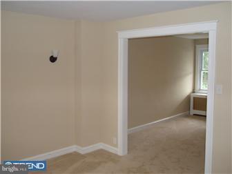 430 Woodcliffe Road Upper Darby, PA 19082 - Photo 5 of 12