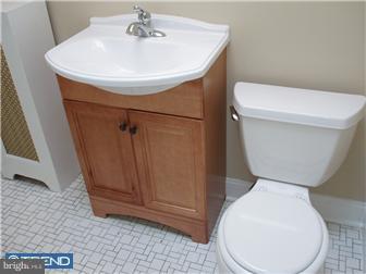 430 Woodcliffe Road Upper Darby, PA 19082 - Photo 10 of 12