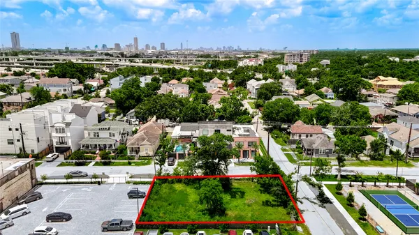 $450,000 | 2324 Keene Street, Houston, TX 77009