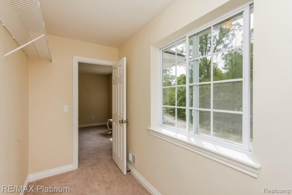 10101 Imus Road Pinckney, MI 48169 - Photo 23 of 38